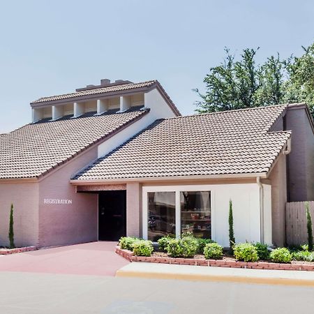 Hawthorn Suites Dallas Love Field Exterior photo