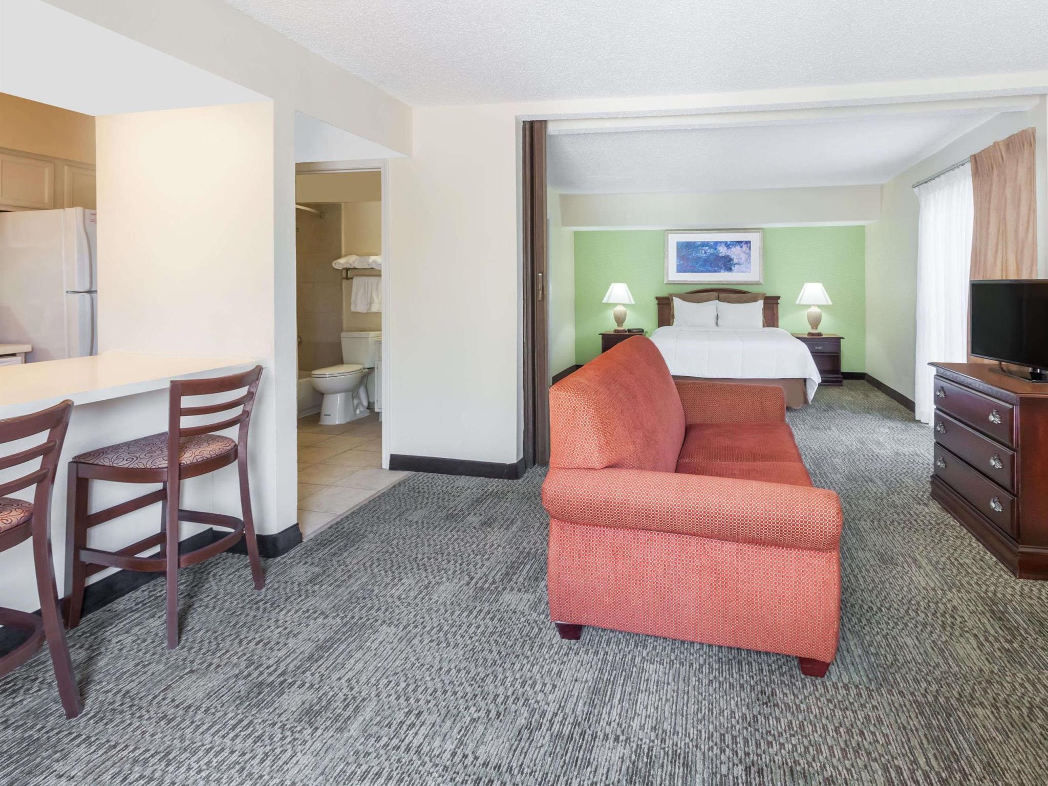 Hawthorn Suites Dallas Love Field Exterior photo