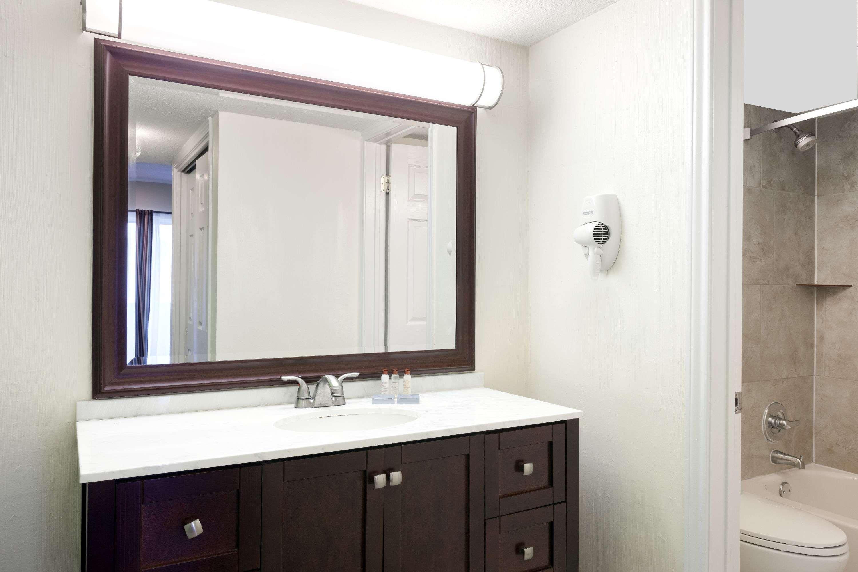 Hawthorn Suites Dallas Love Field Exterior photo