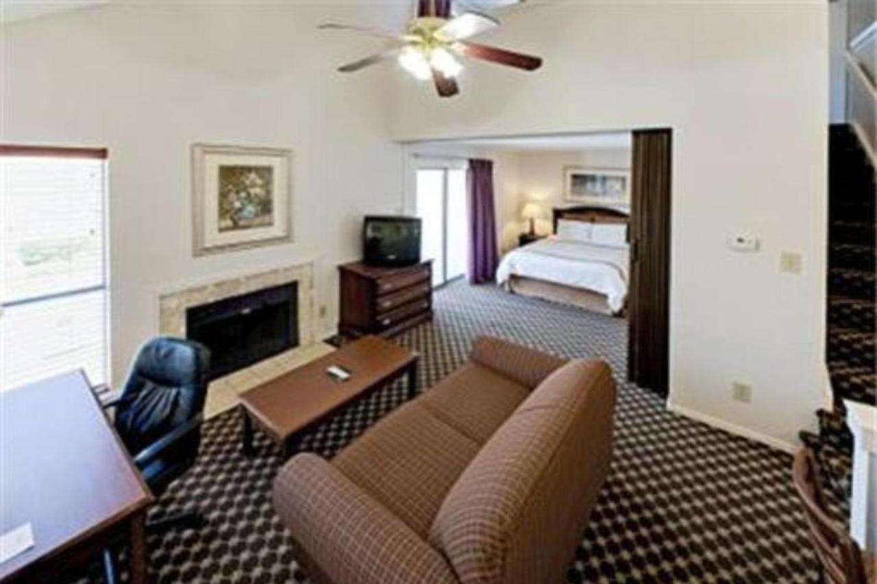 Hawthorn Suites Dallas Love Field Exterior photo