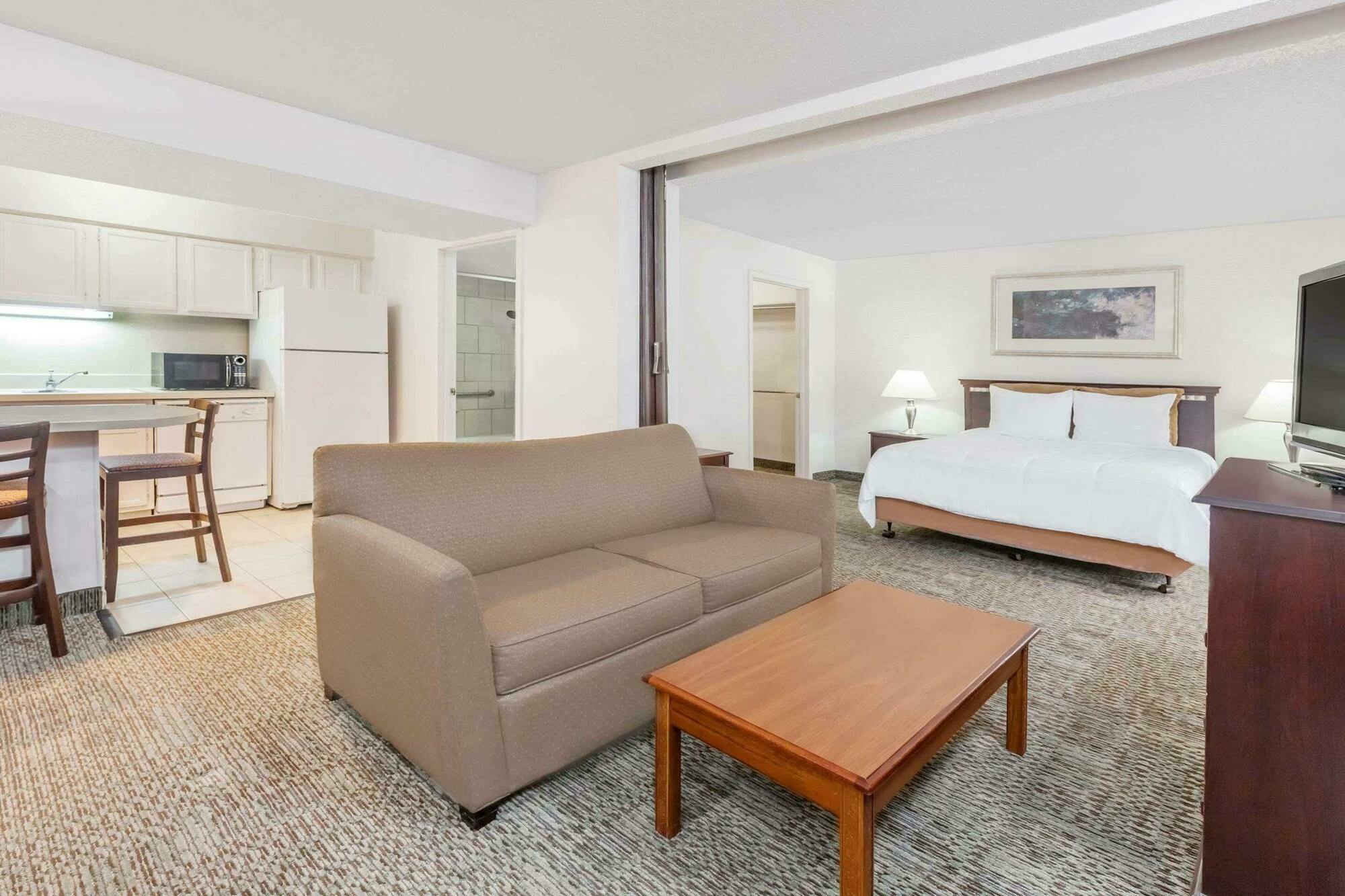 Hawthorn Suites Dallas Love Field Exterior photo